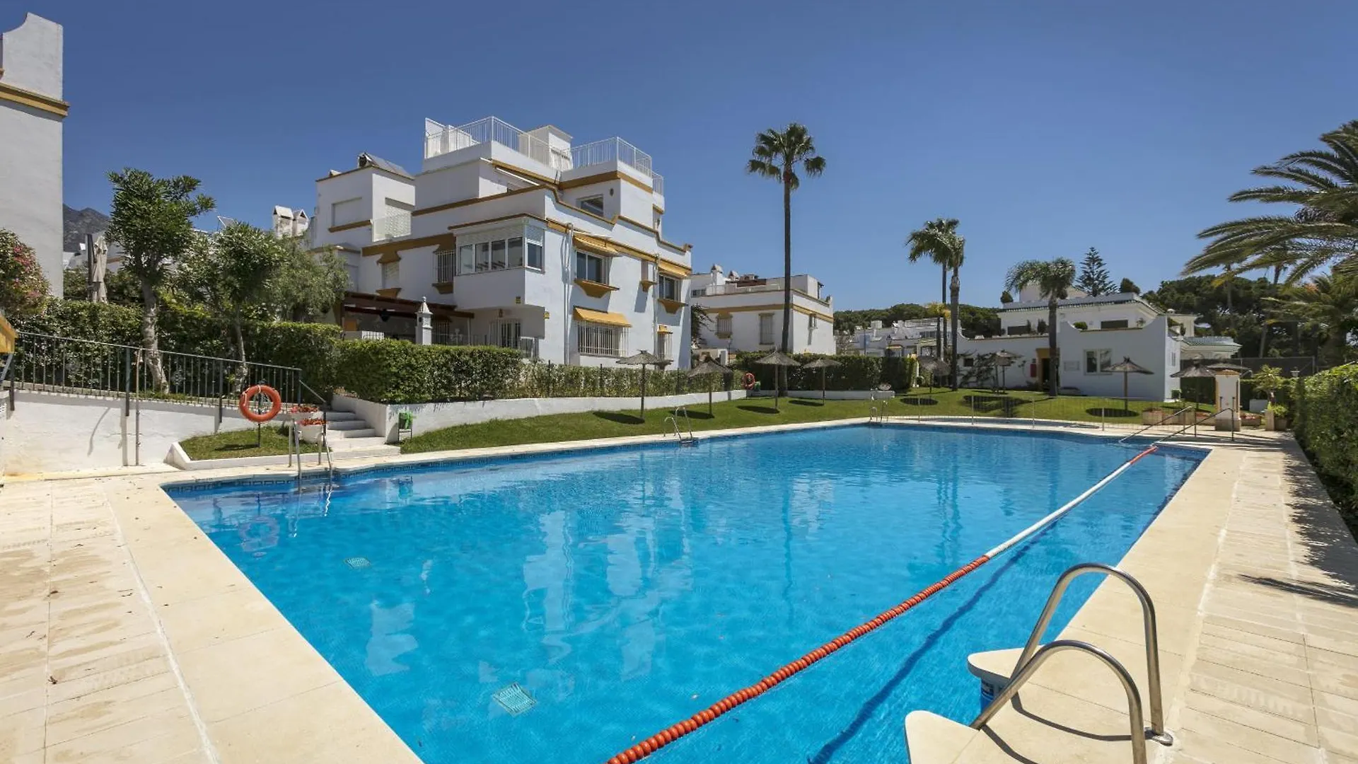 Semesterbostad Casa Penati - Marbellamar